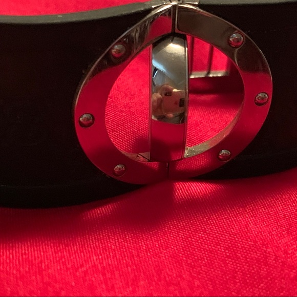 Gucci First Edition Women’s Flip Watch. - Picture 5 of 8